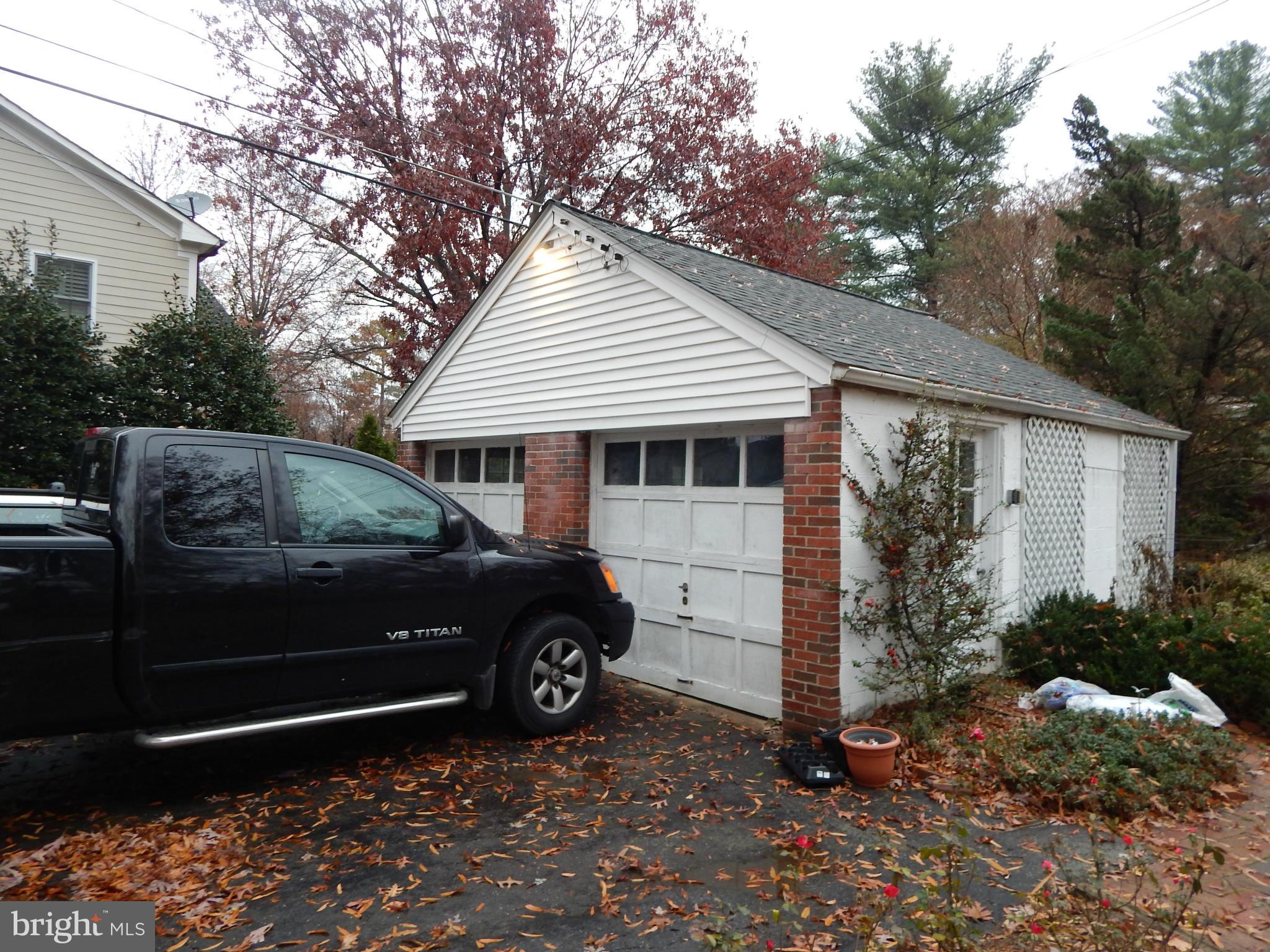 COLLINGWOOD MANOR - Residential