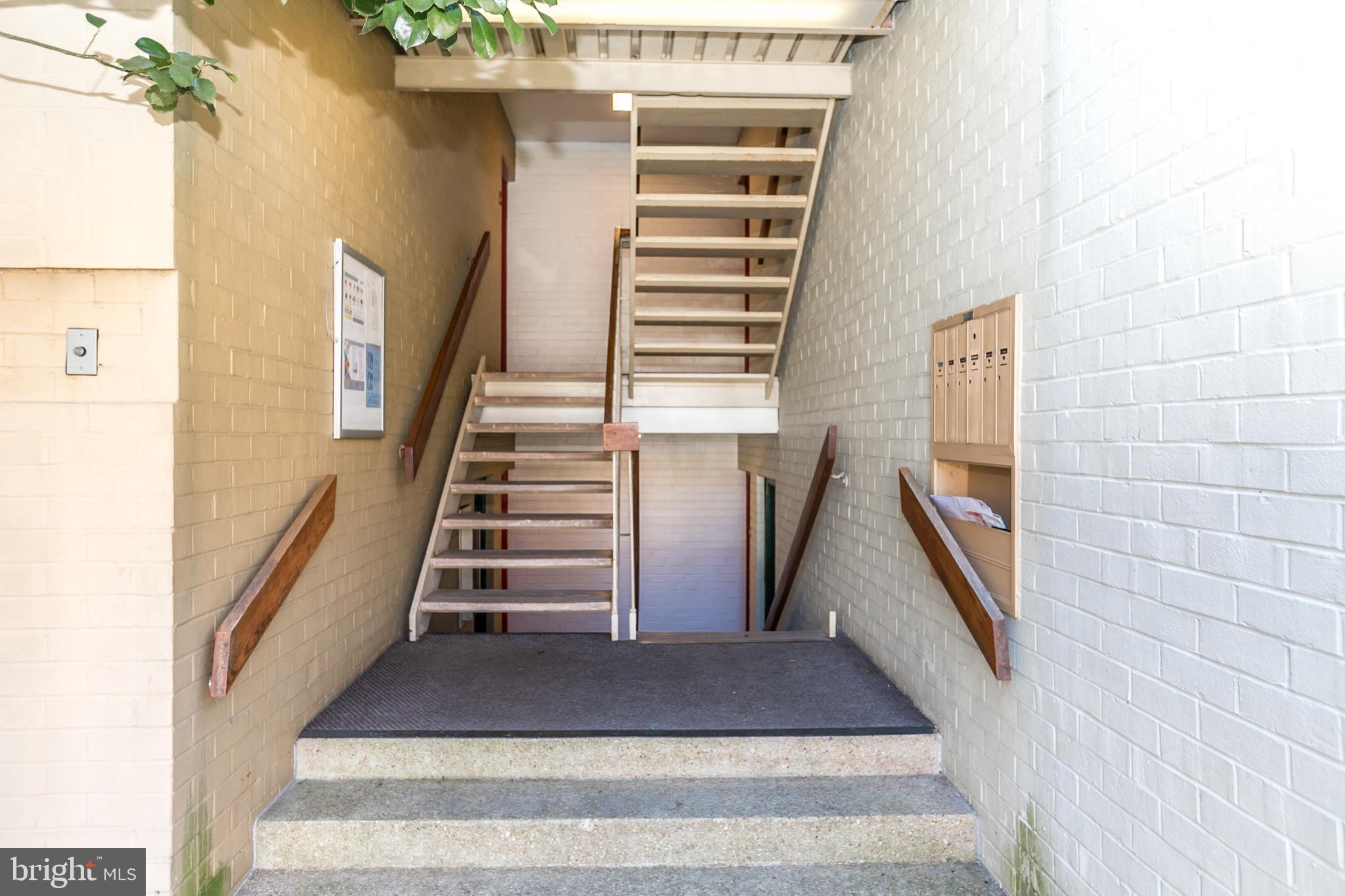 CROSS KEYS - Residential Lease