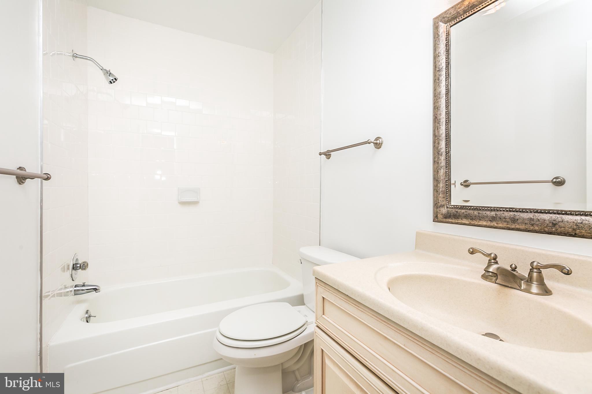 CROSS KEYS - Residential Lease