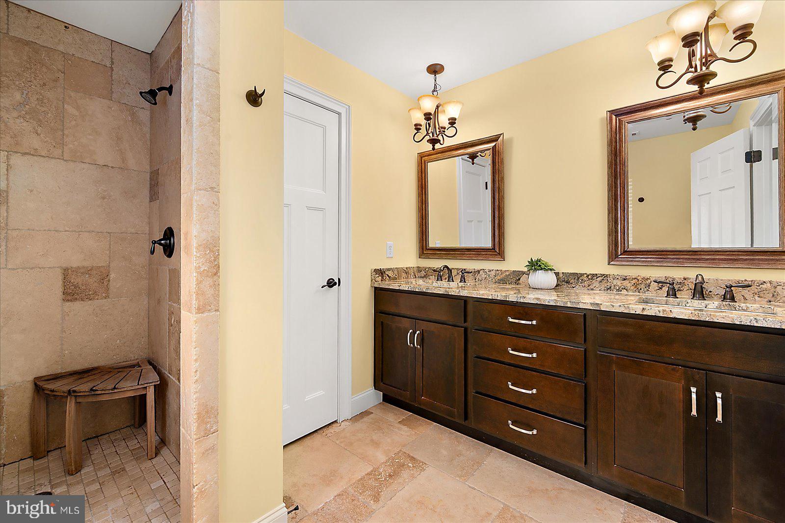 CAPE WINDSOR - Residential