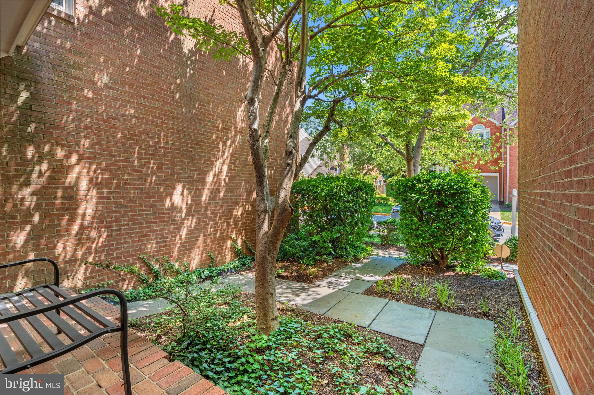 BELLE HAVEN ON THE GREEN - Residential