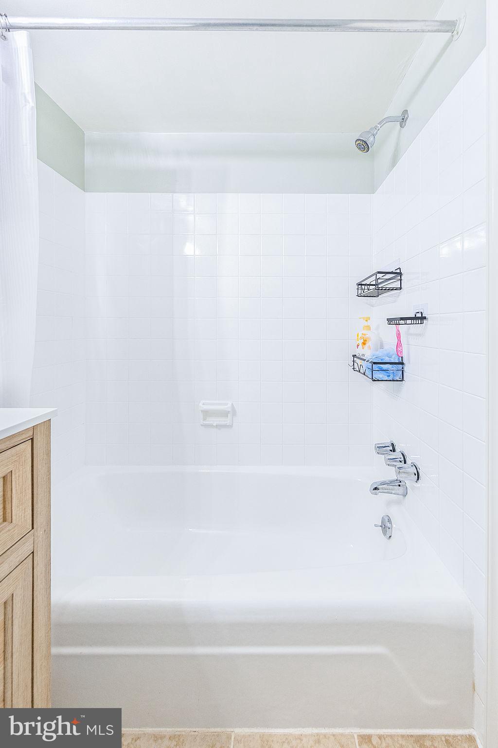 CANTERBURY SQUARE - Residential