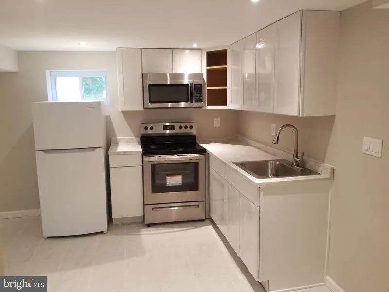 Capitol Heights, Maryland 20743, United States, 1 Bedroom Bedrooms, ,1 BathroomBathrooms,Residential,Active,21904