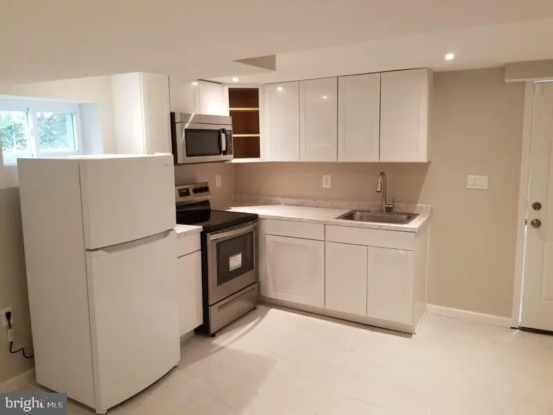 Capitol Heights, Maryland 20743, United States, 1 Bedroom Bedrooms, ,1 BathroomBathrooms,Residential,Active,21904