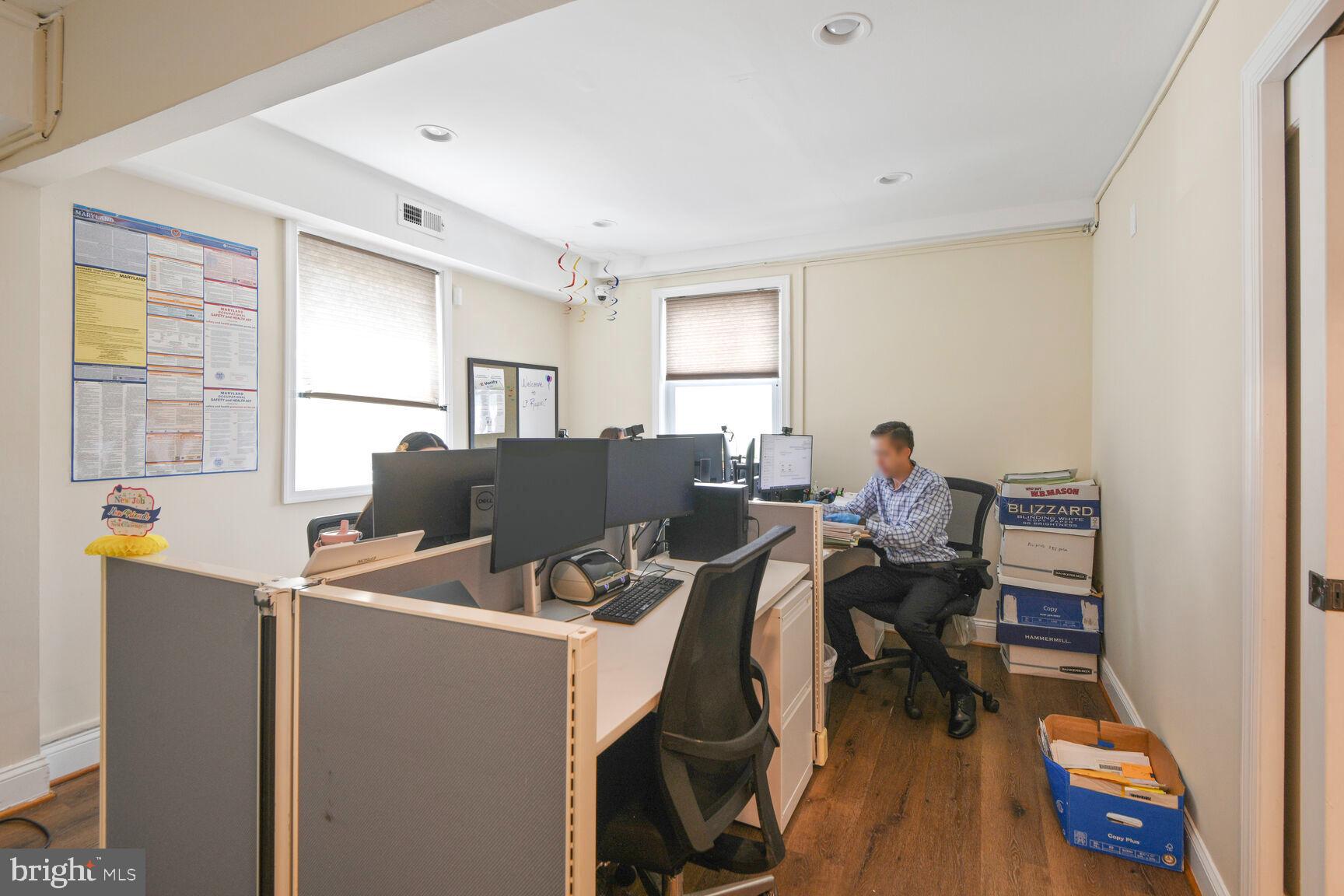 TAKOMA PARK - Commercial Sale