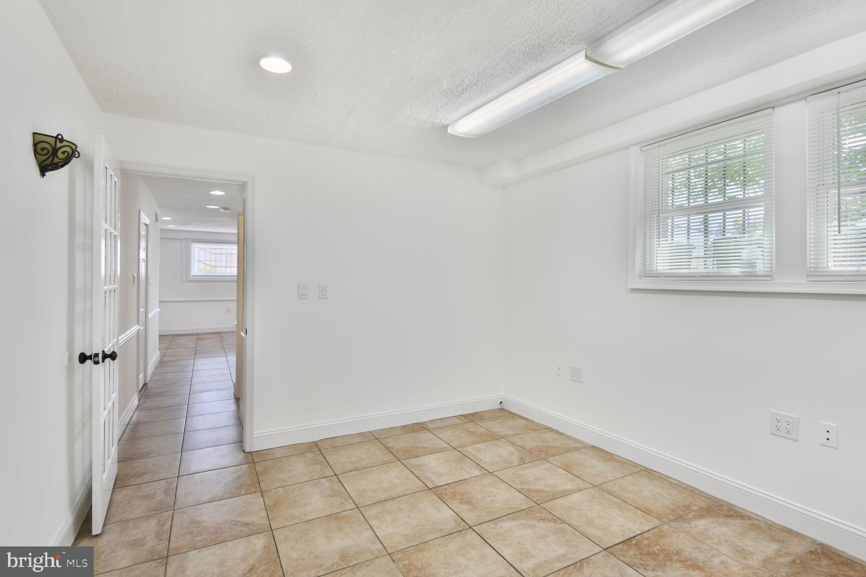 TAKOMA PARK - Commercial Sale