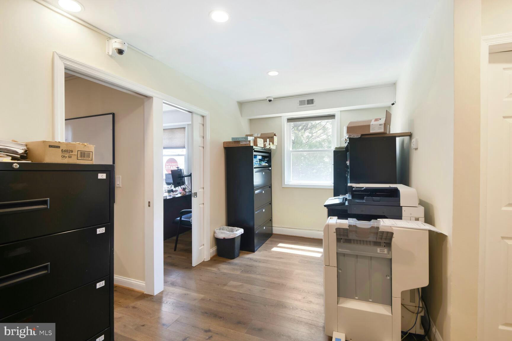 TAKOMA PARK - Commercial Sale