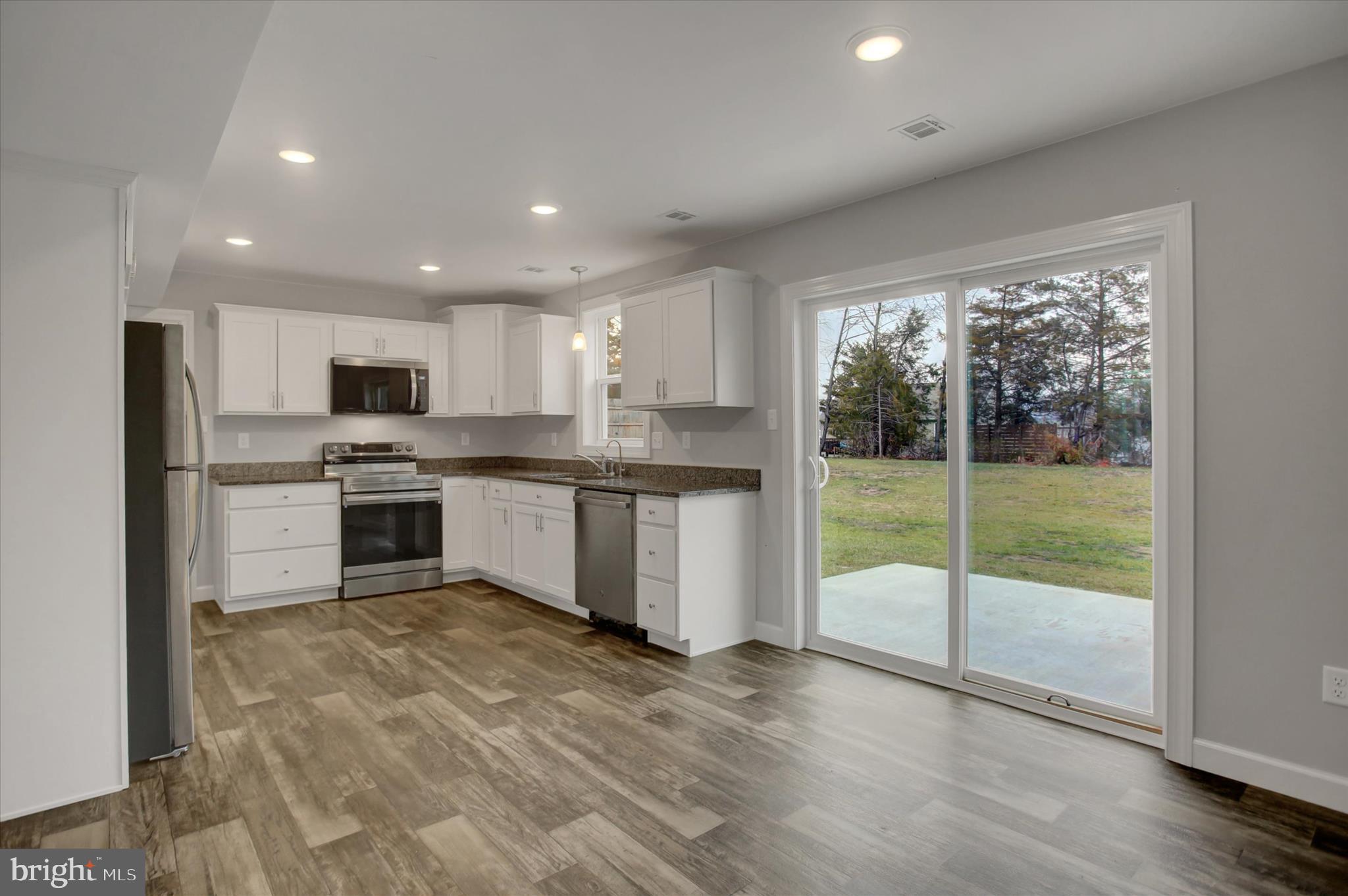 RANDOM OAKS PHASE II - Residential