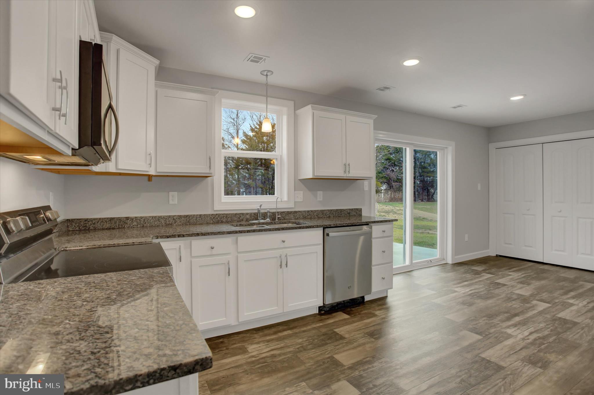 RANDOM OAKS PHASE II - Residential