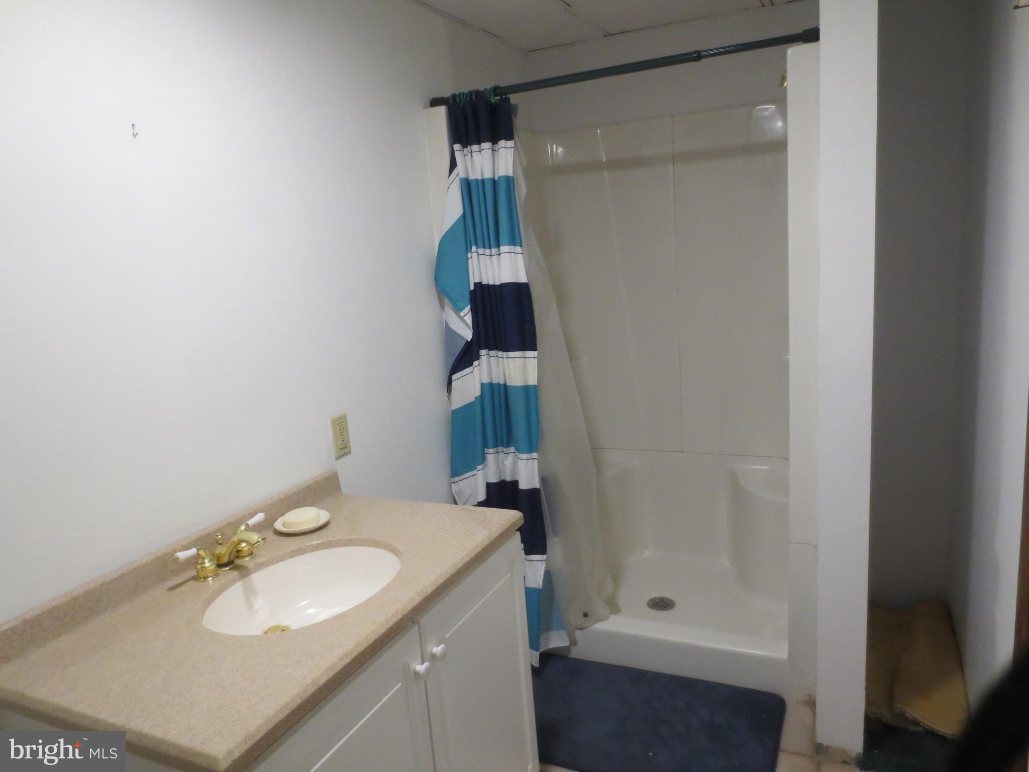 HICKORY WOODS - Residential