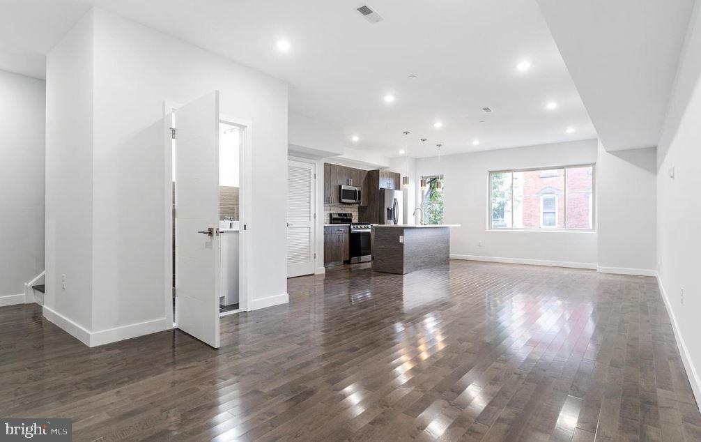NORRIS SQUARE - Residential Income
