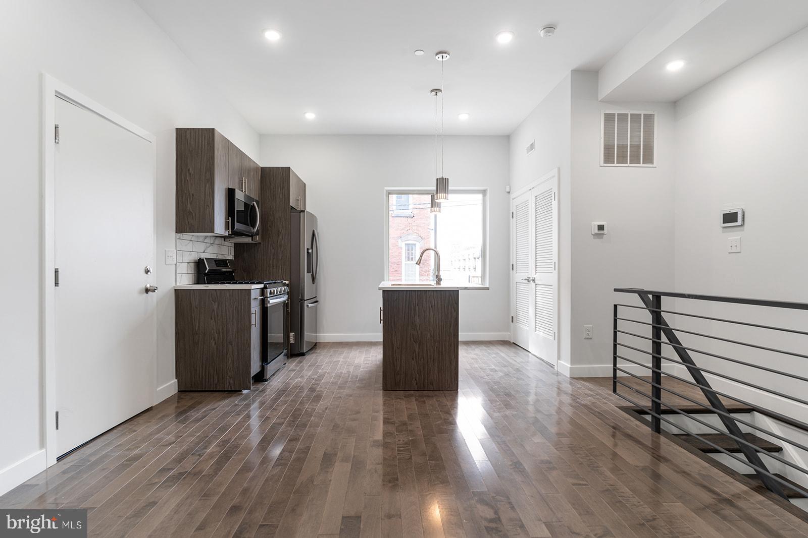 NORRIS SQUARE - Residential Income