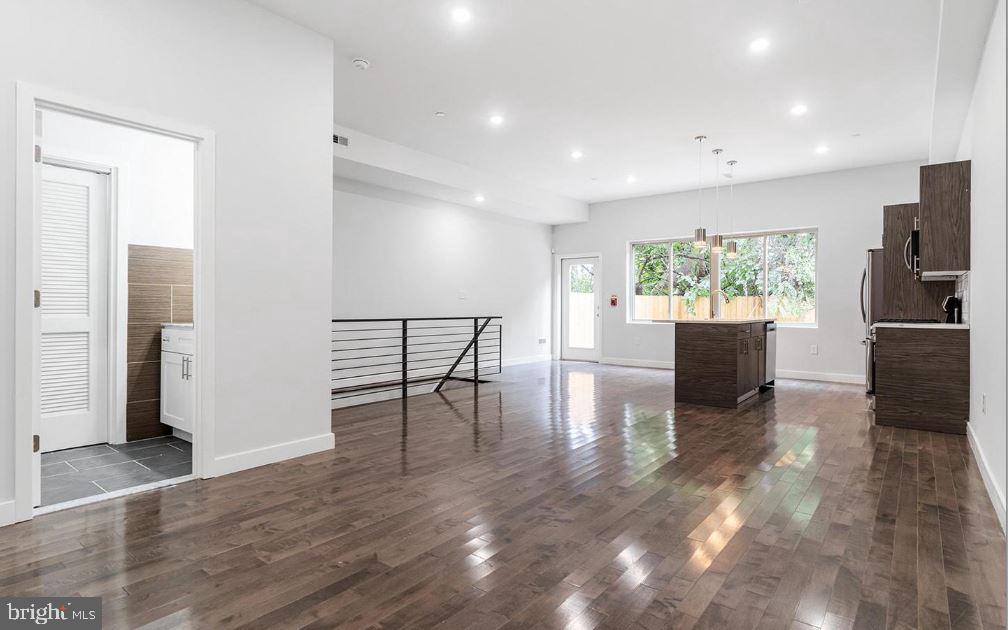 NORRIS SQUARE - Residential Income