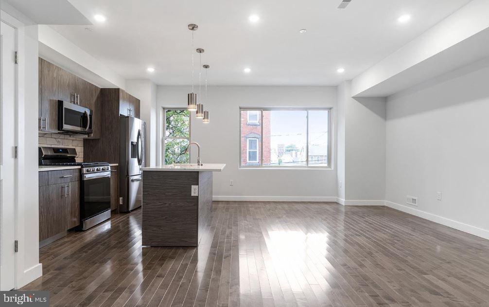 NORRIS SQUARE - Residential Income