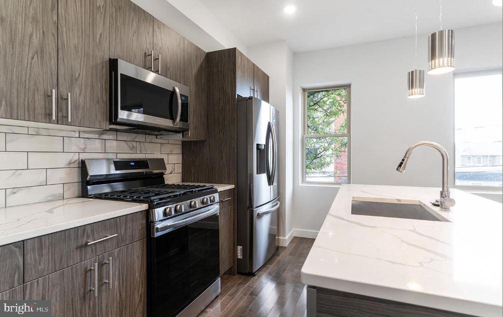 NORRIS SQUARE - Residential Income