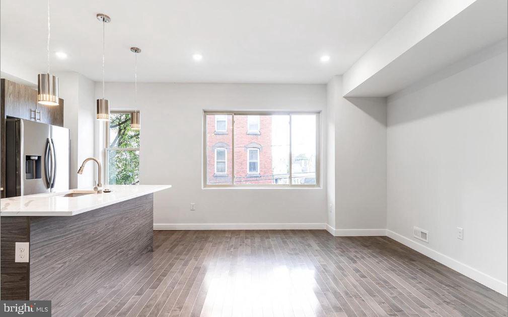 NORRIS SQUARE - Residential Income