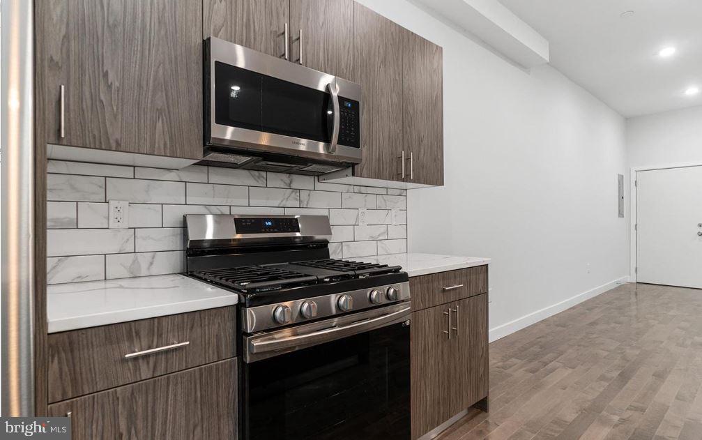 NORRIS SQUARE - Residential Income