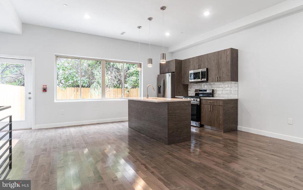 NORRIS SQUARE - Residential Income