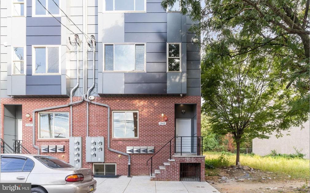 NORRIS SQUARE - Residential Income