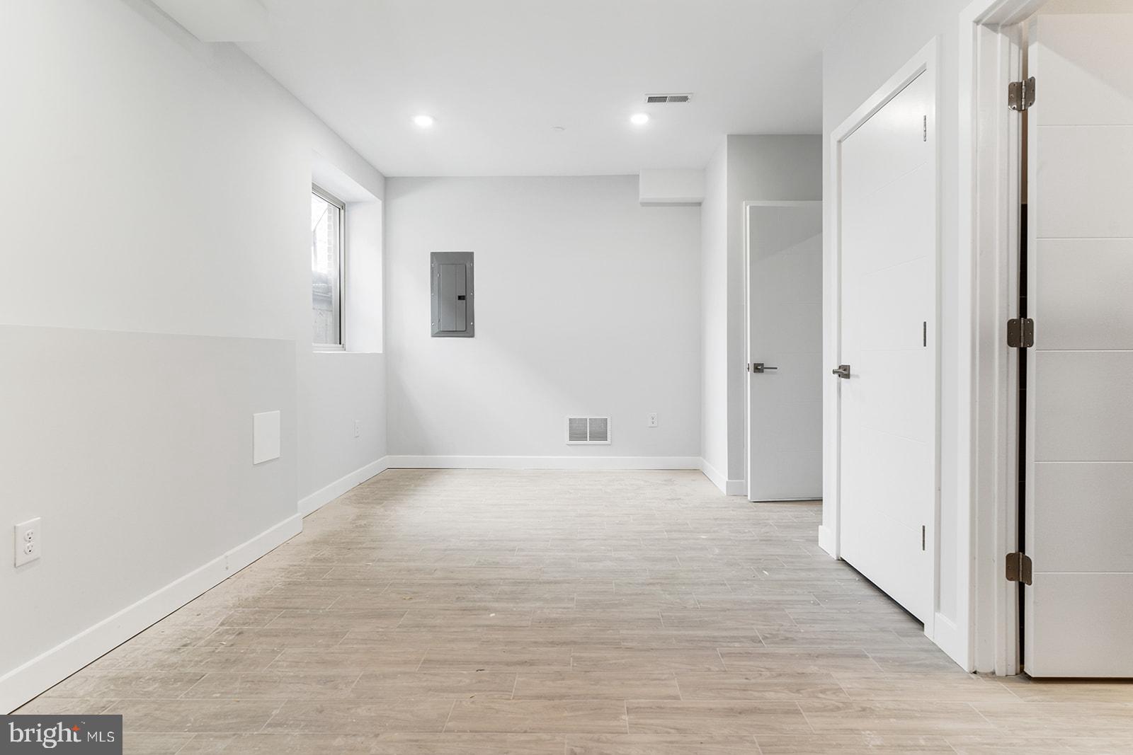 NORRIS SQUARE - Residential Income
