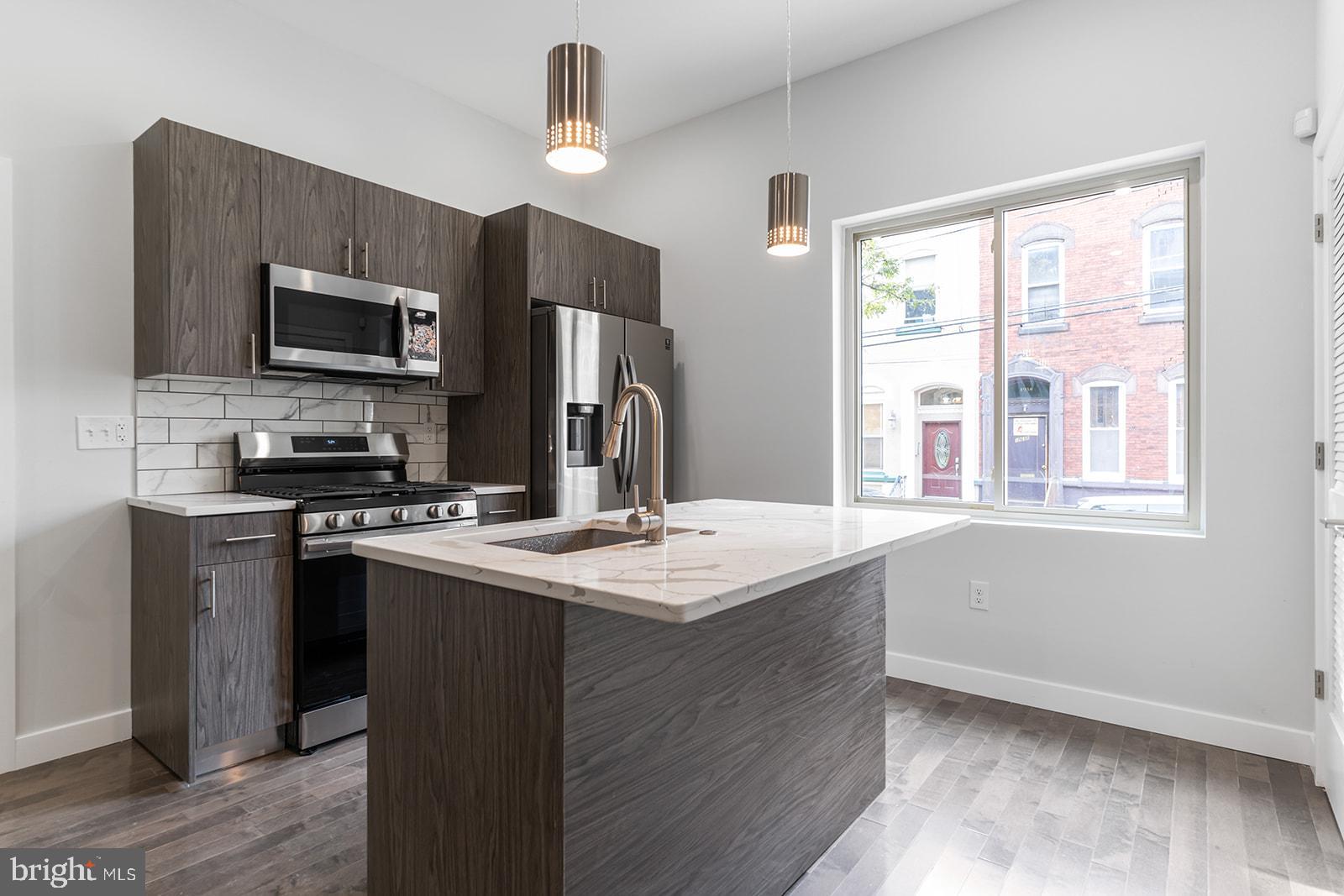 NORRIS SQUARE - Residential Income