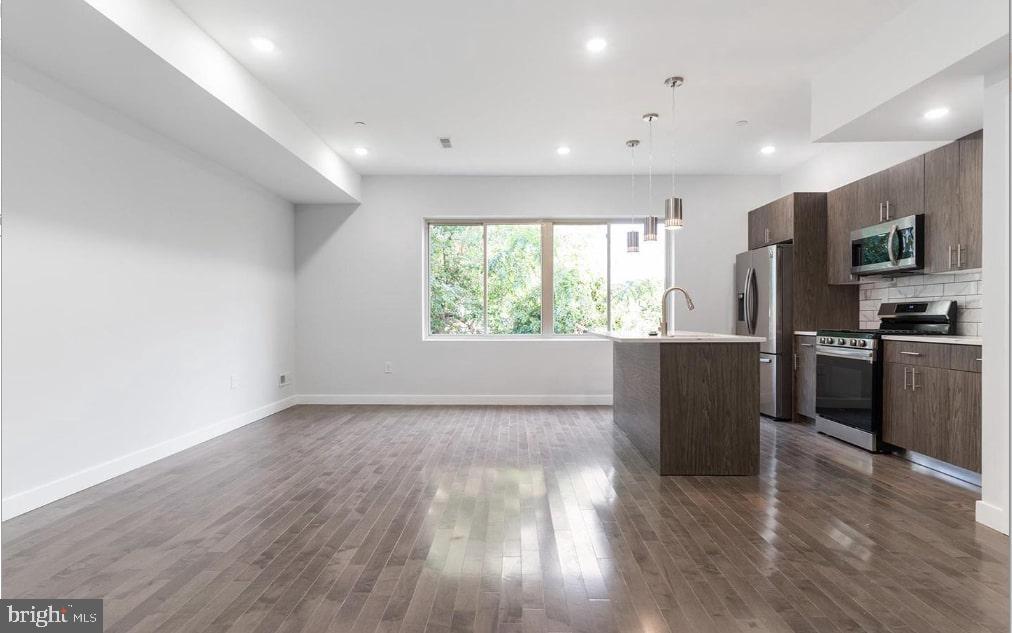 NORRIS SQUARE - Residential Income
