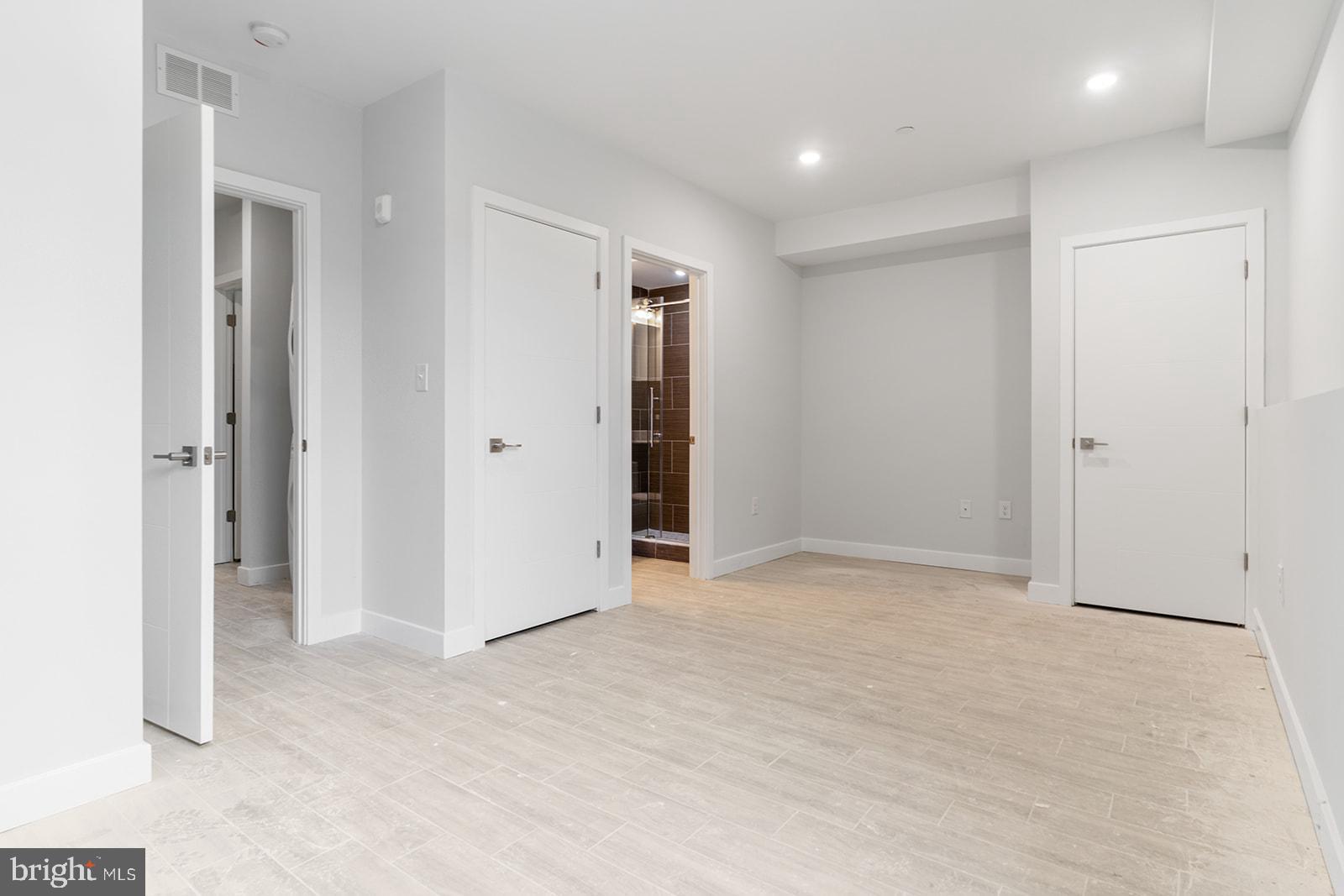 NORRIS SQUARE - Residential Income