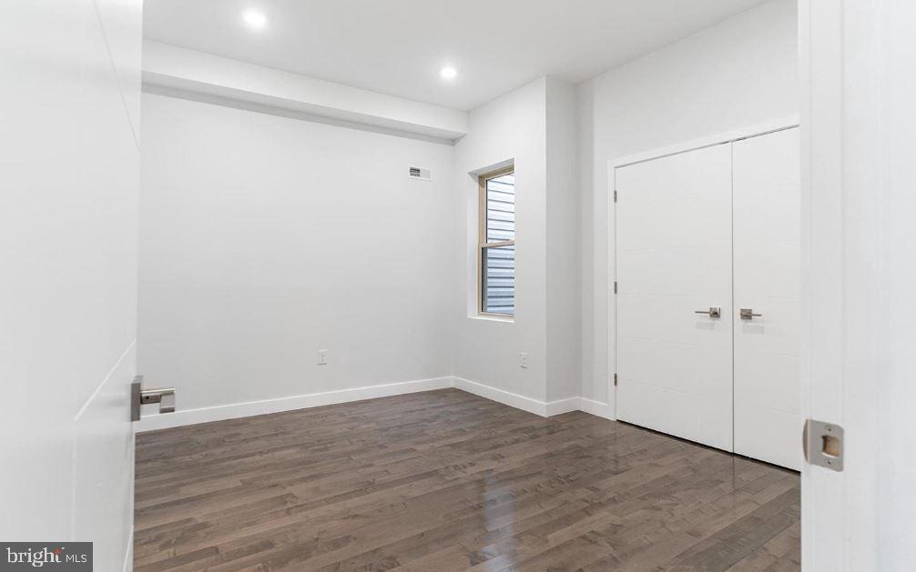 NORRIS SQUARE - Residential Income