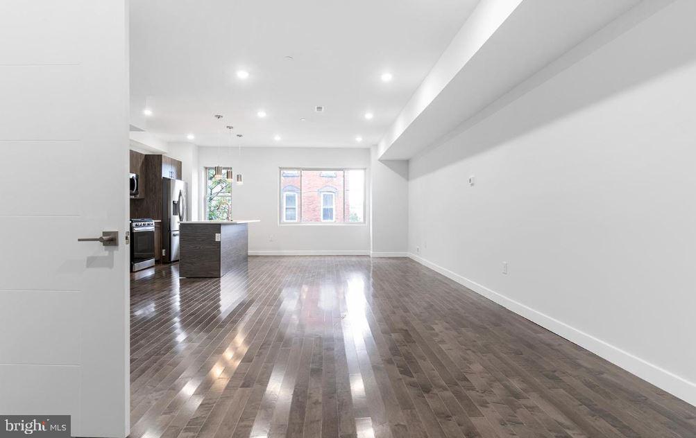 NORRIS SQUARE - Residential Income