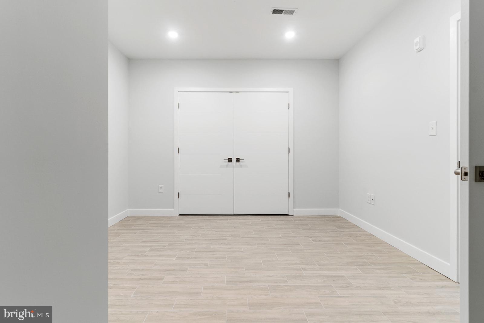 NORRIS SQUARE - Residential Income