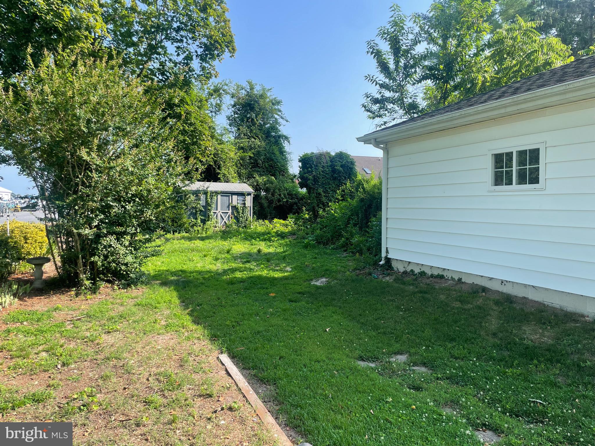 217 LAUREL ROAD