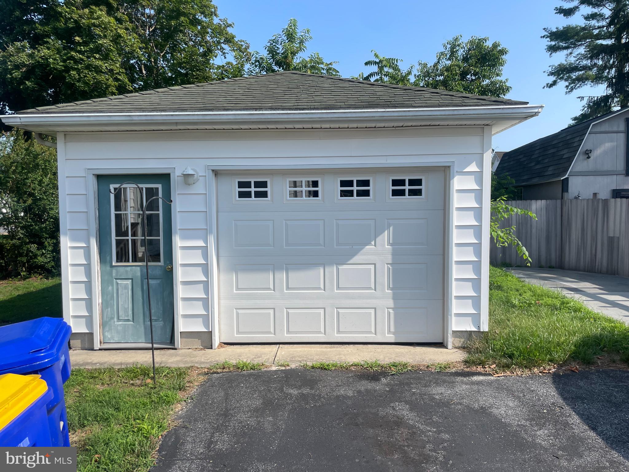 217 LAUREL ROAD