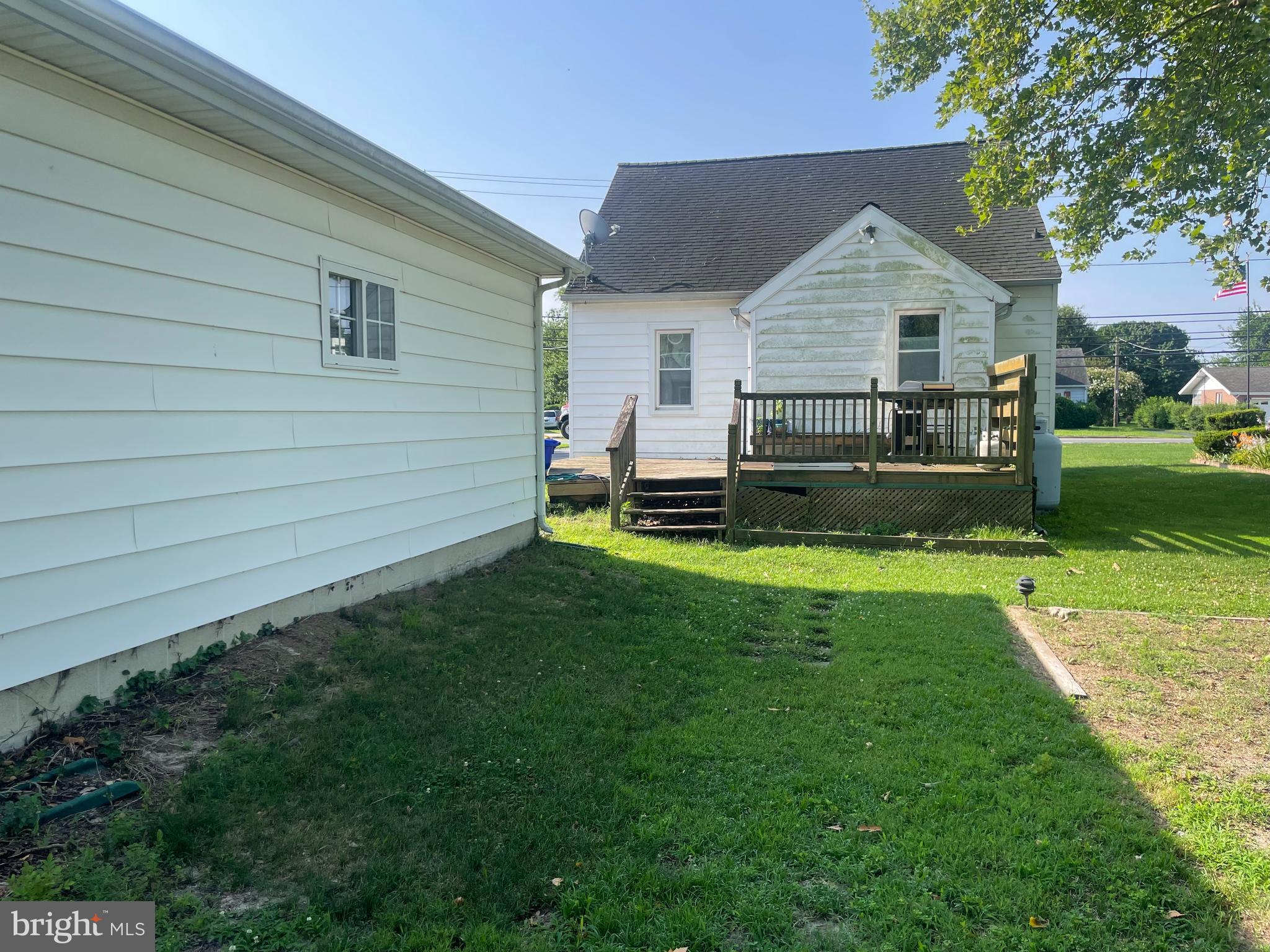 217 LAUREL ROAD