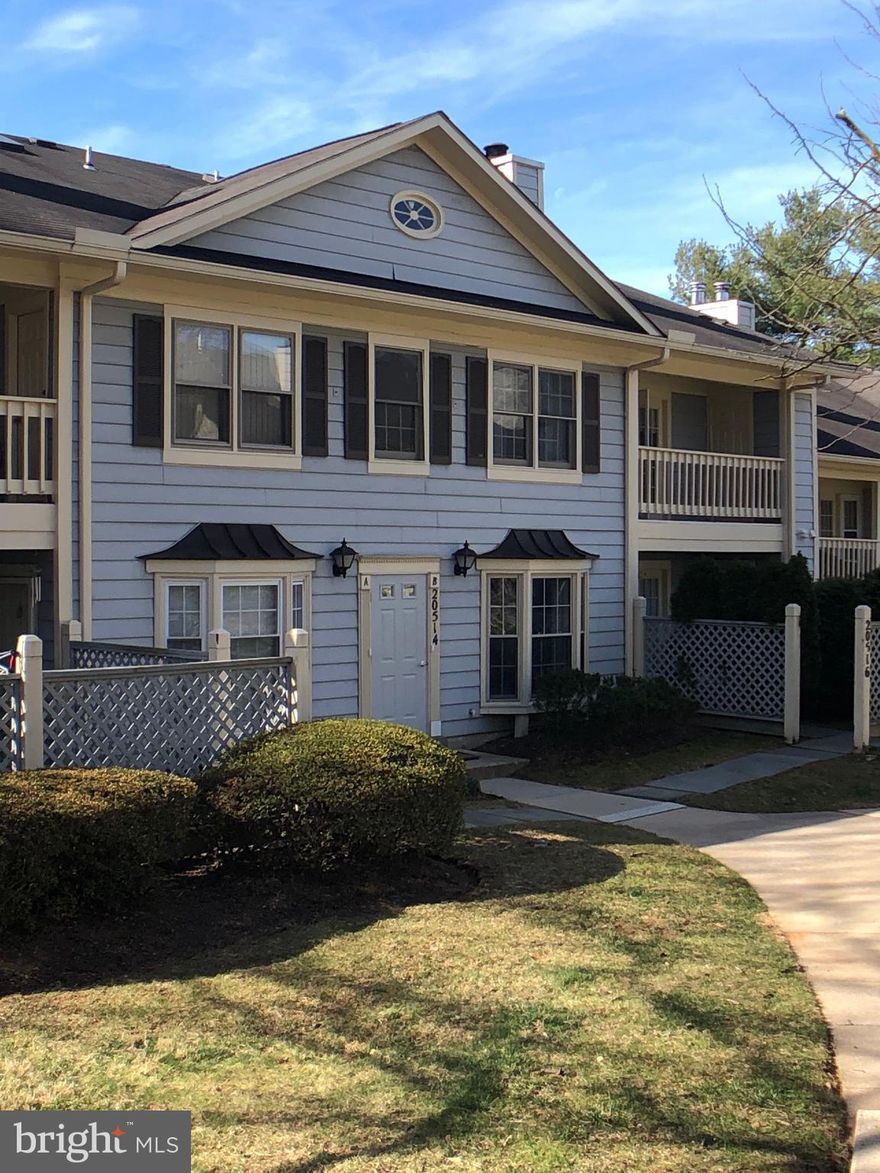 Perfect 1 bedroom plus den in loft. Walk into this beautiful apartment to see gleaming hardwood floors, updated kitchen with breakfast bar and all new appliances, and spiral staircase to loft. Large bedroom with walk-in closet and door to balcony overlooking beautifully maintained community. Living area has a fireplace and also door to the balcony.
Loft is large and nicely carpeted. Large closet and skylights make this a beautiful space for a den, home office, or family room.

This condo faces community common areas and is very quiet. Pets ok on a case by case basis.

Condo is professionally managed.

Requirements:
Credit score: 680+
Income: 3 times rent
No negative rental history
All applicants 18+ MUST apply

**ATTENTION**:
We do not ask people to submit rental applications in order to see properties. Do not submit applications on systems that we do not authorize. Beware of scams!