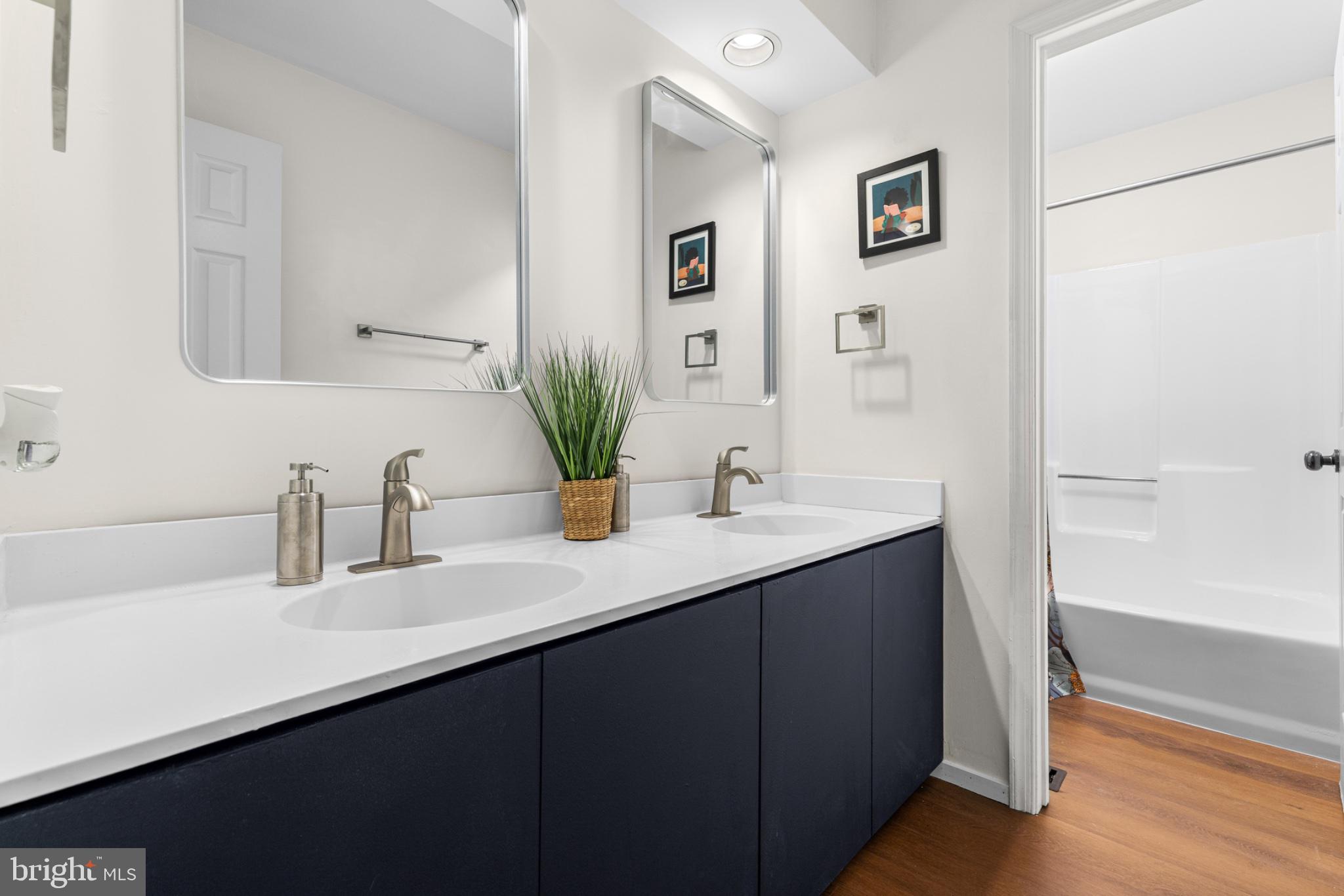 KINGSWOOD - Residential
