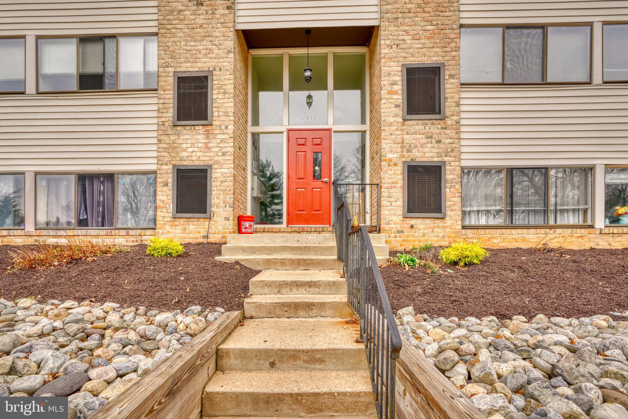 140 ROYAL OAK DRIVE B 140-B