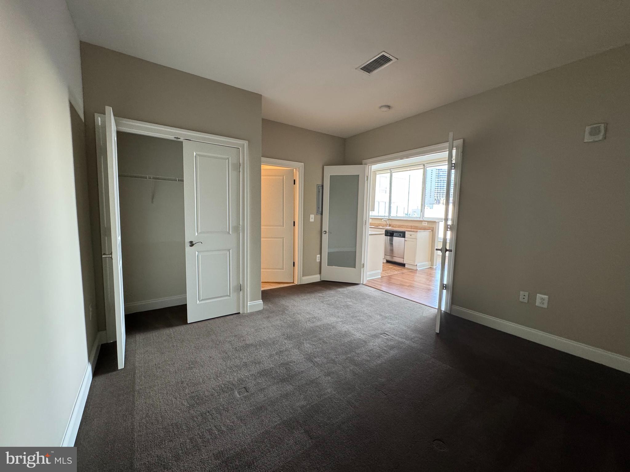 CENTER CITY - Residential Lease