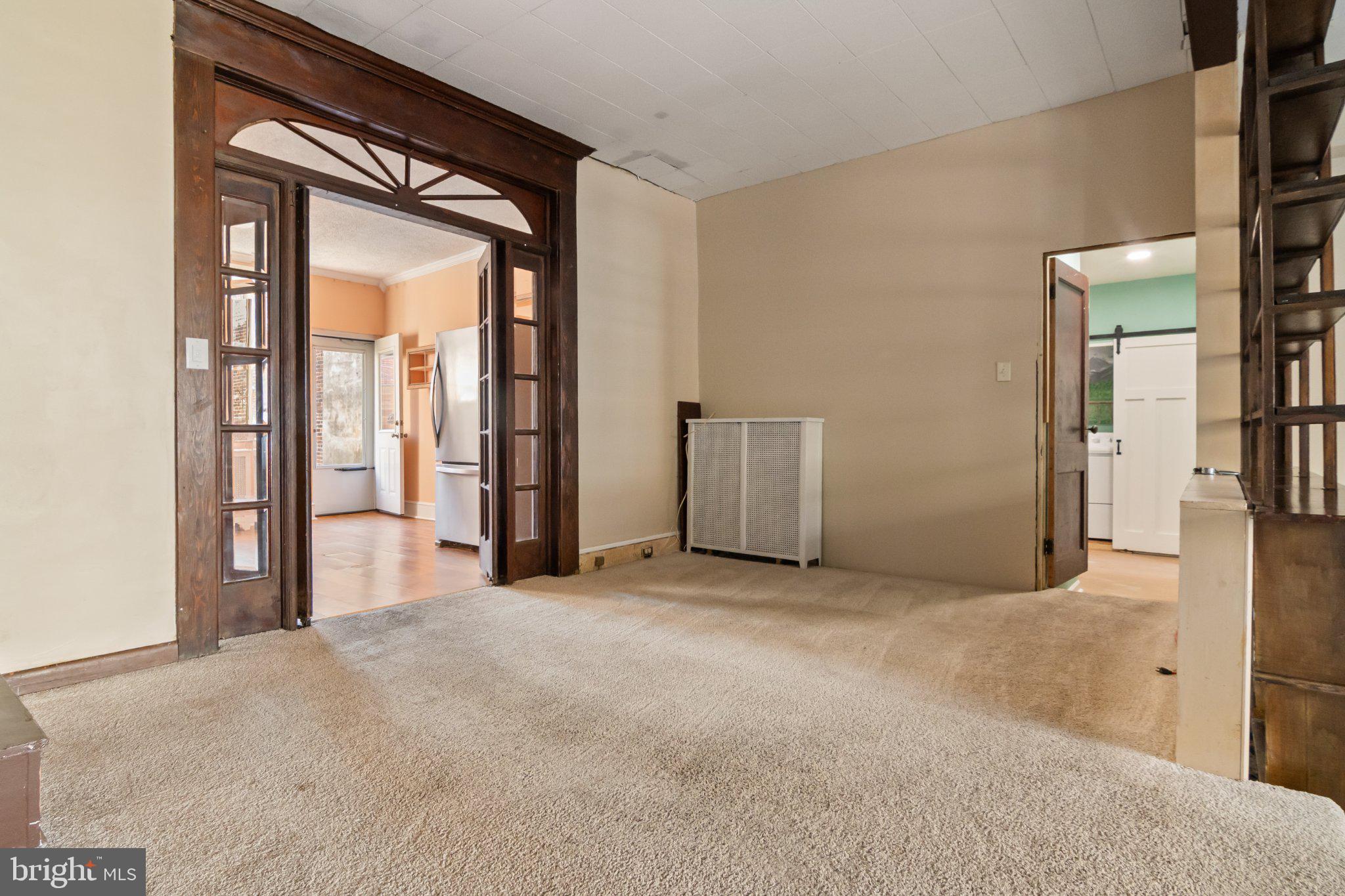 2637 1/2 - 2639 E THOMPSON STREET