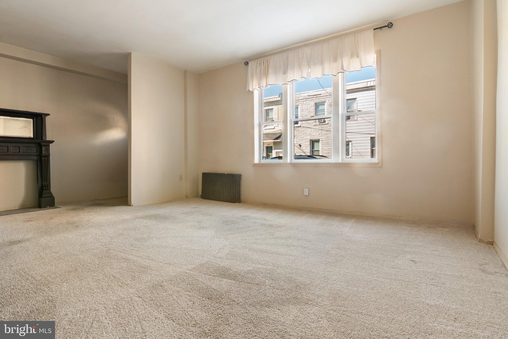 2637 1/2 - 2639 E THOMPSON STREET