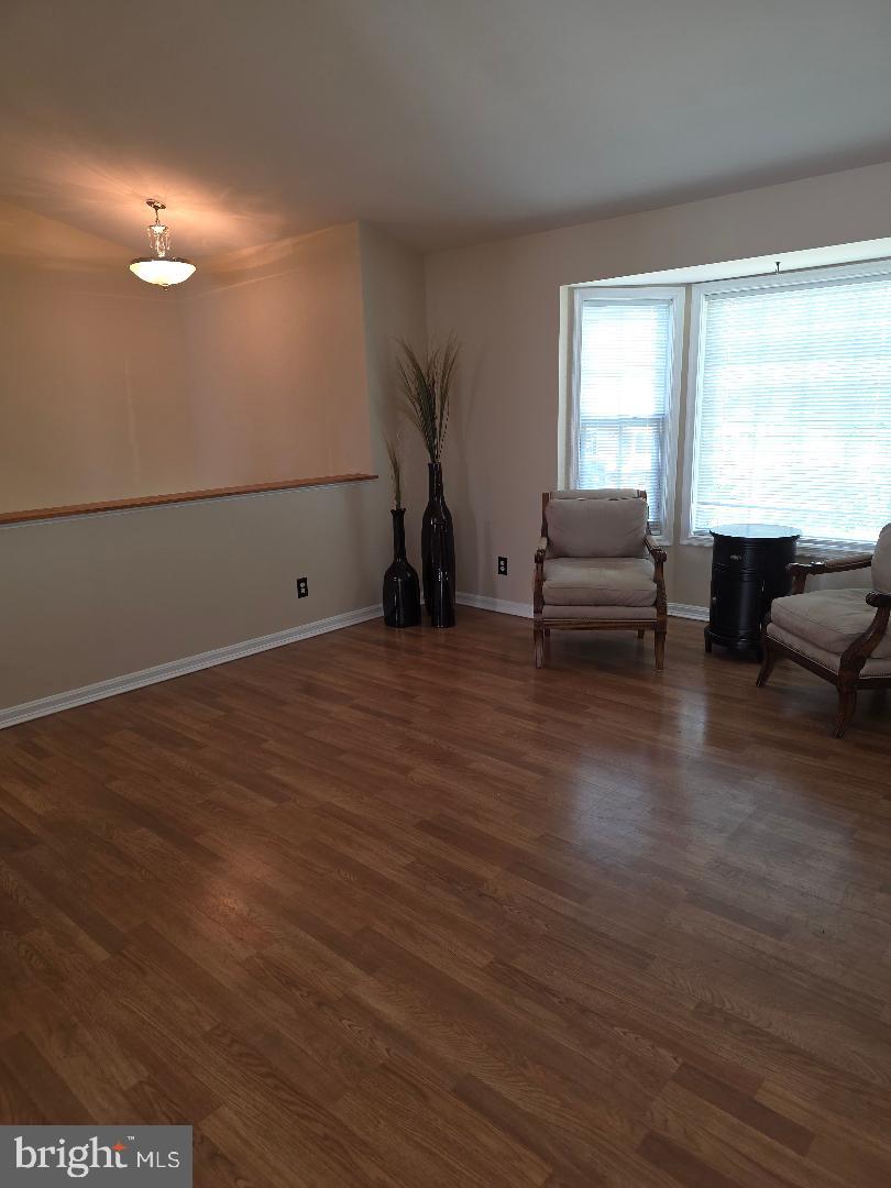 LAKE LAND OR - Residential