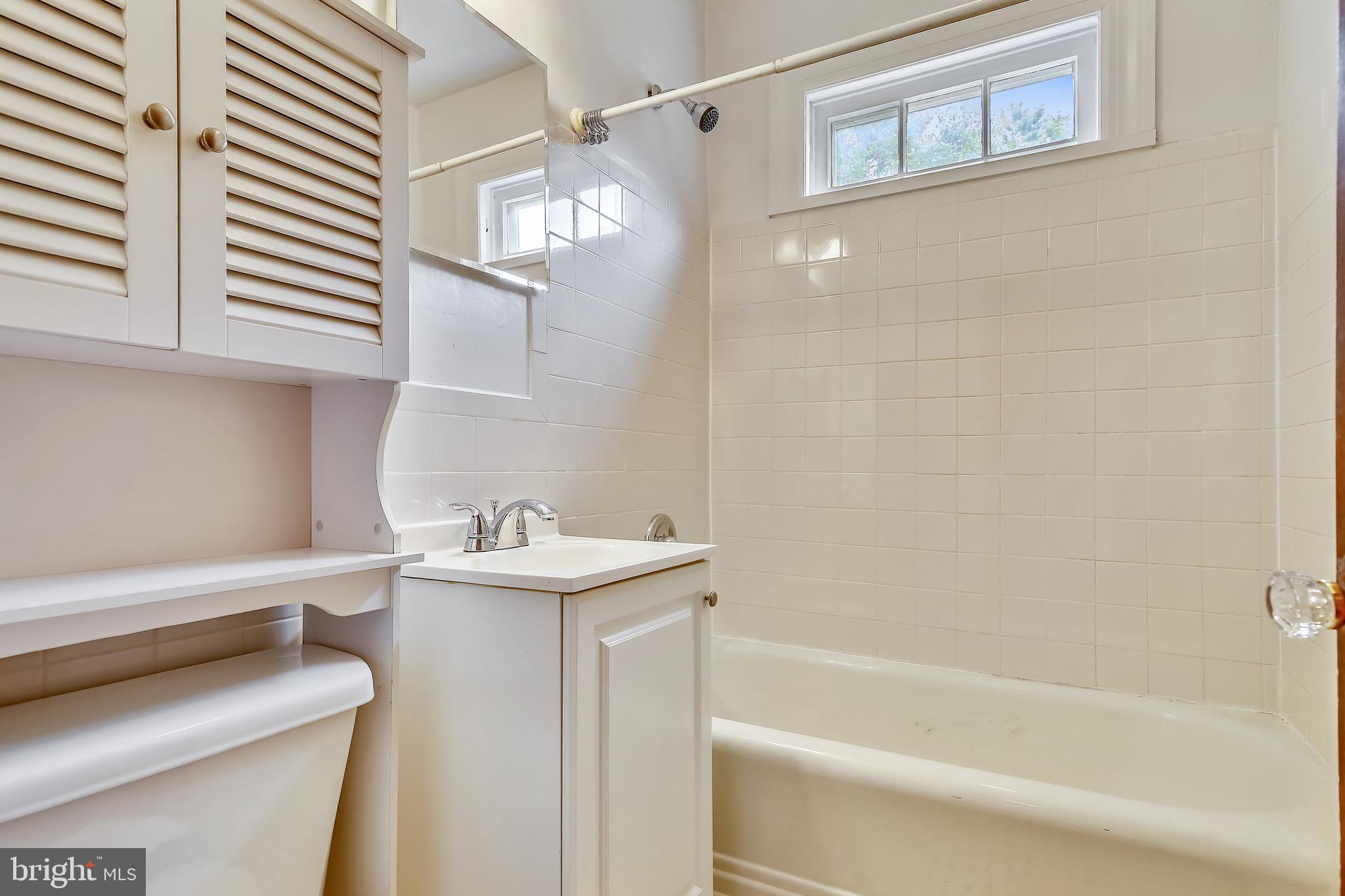 CLARENDON - Residential Lease