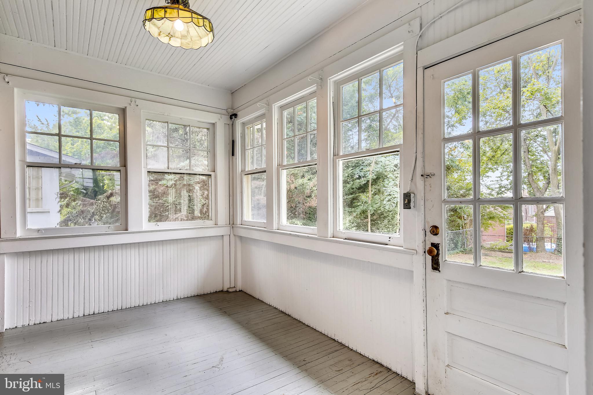 CLARENDON - Residential Lease