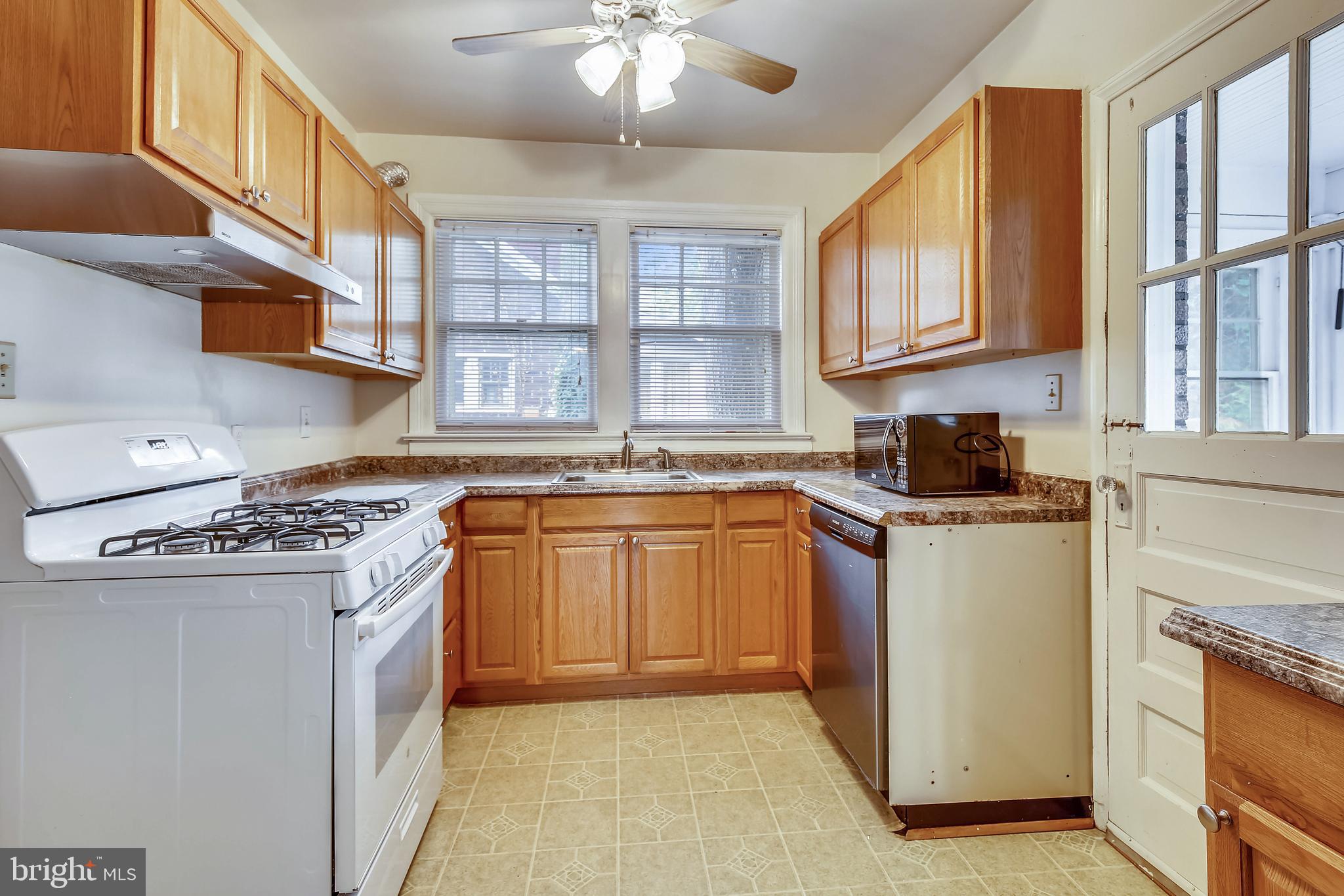 CLARENDON - Residential Lease