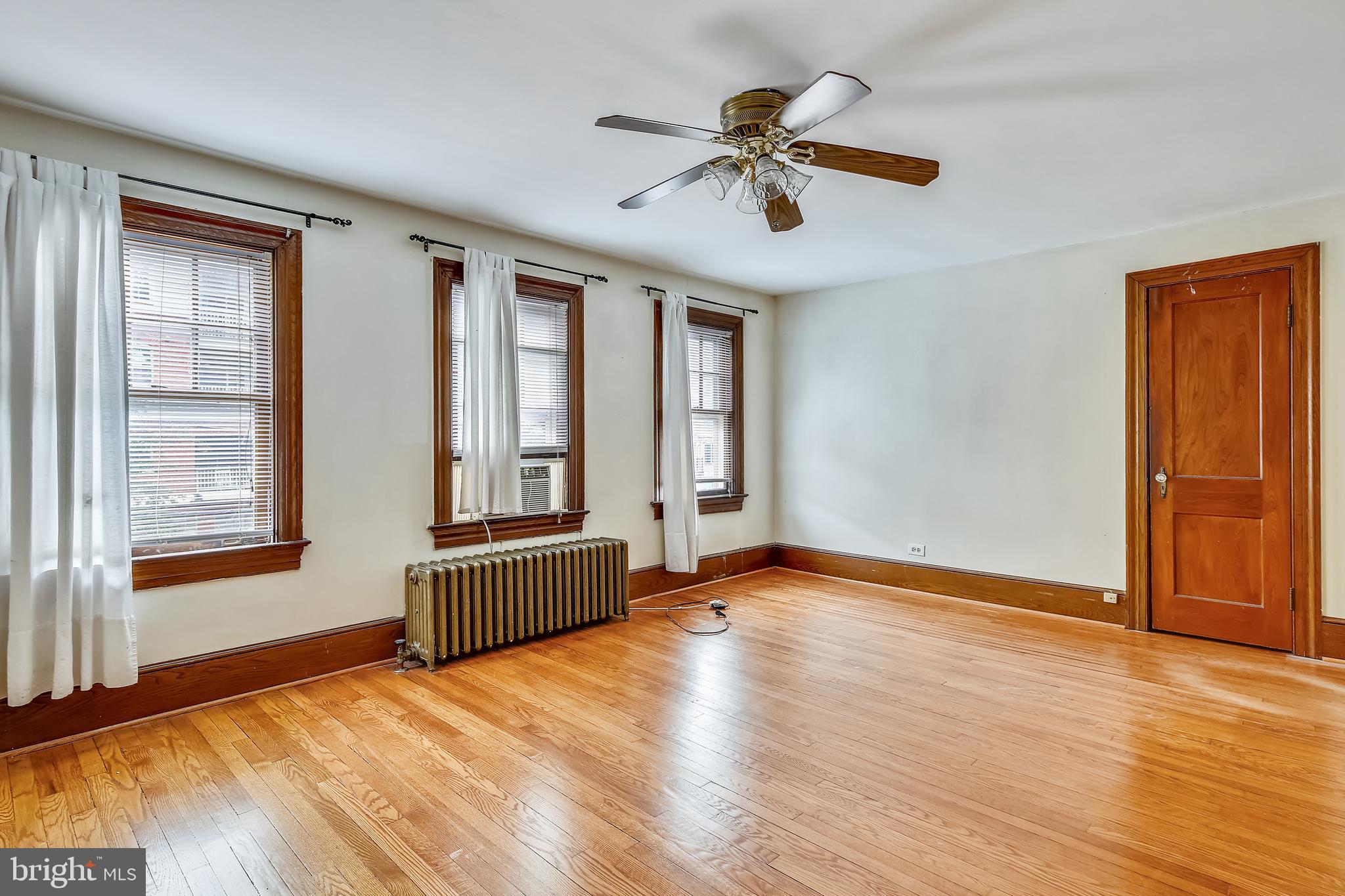 CLARENDON - Residential Lease