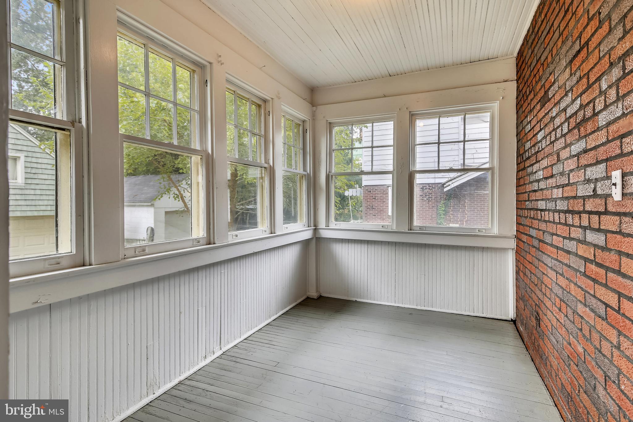 CLARENDON - Residential Lease