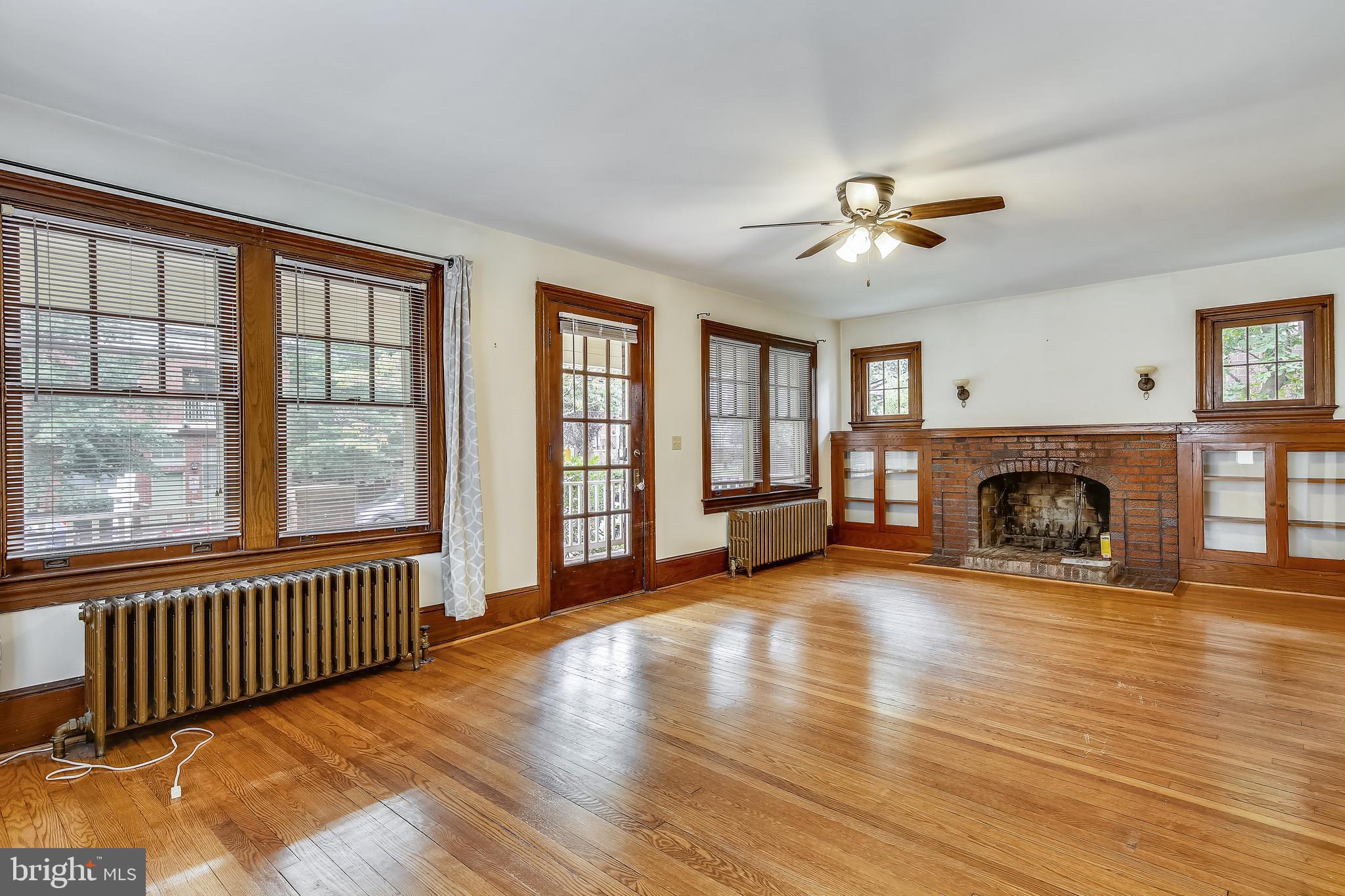 CLARENDON - Residential Lease