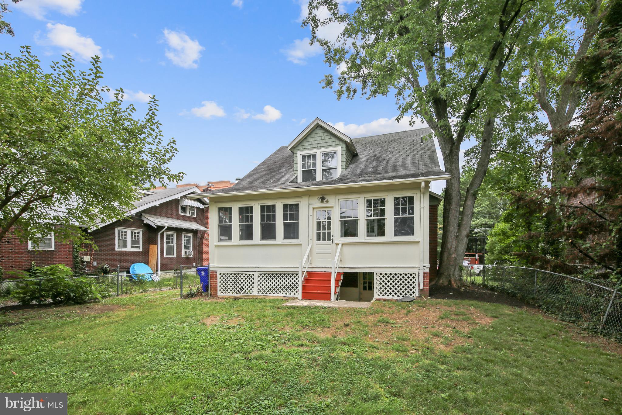 CLARENDON - Residential Lease