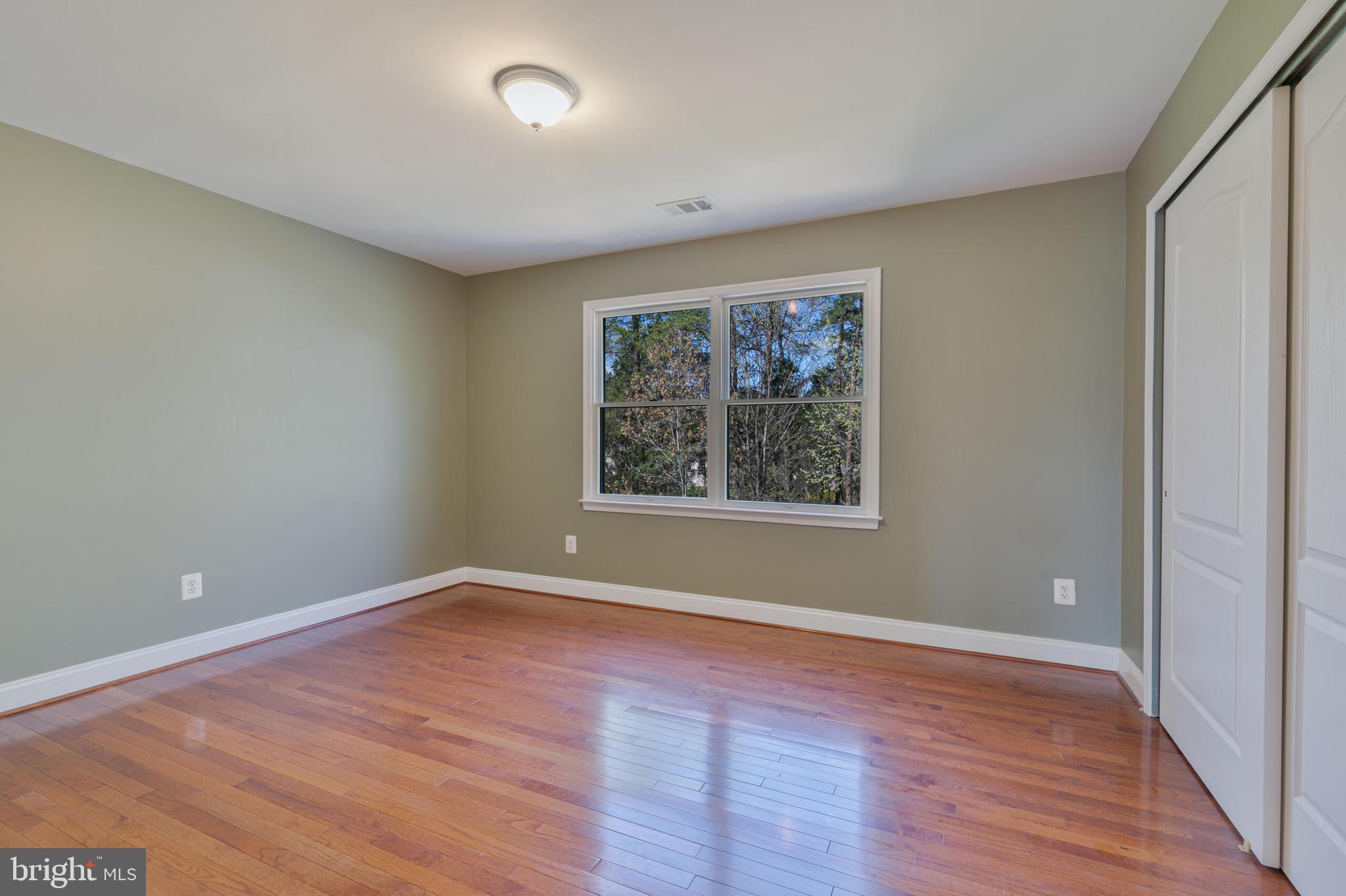 SOUTH RIDING - Residential