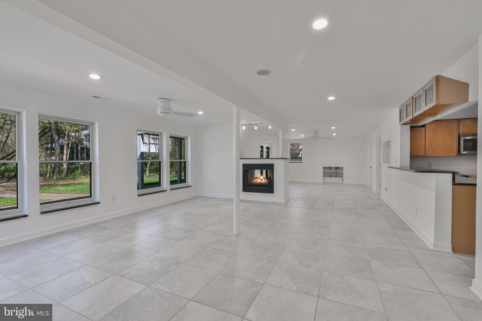 SOUTH RIDING - Residential