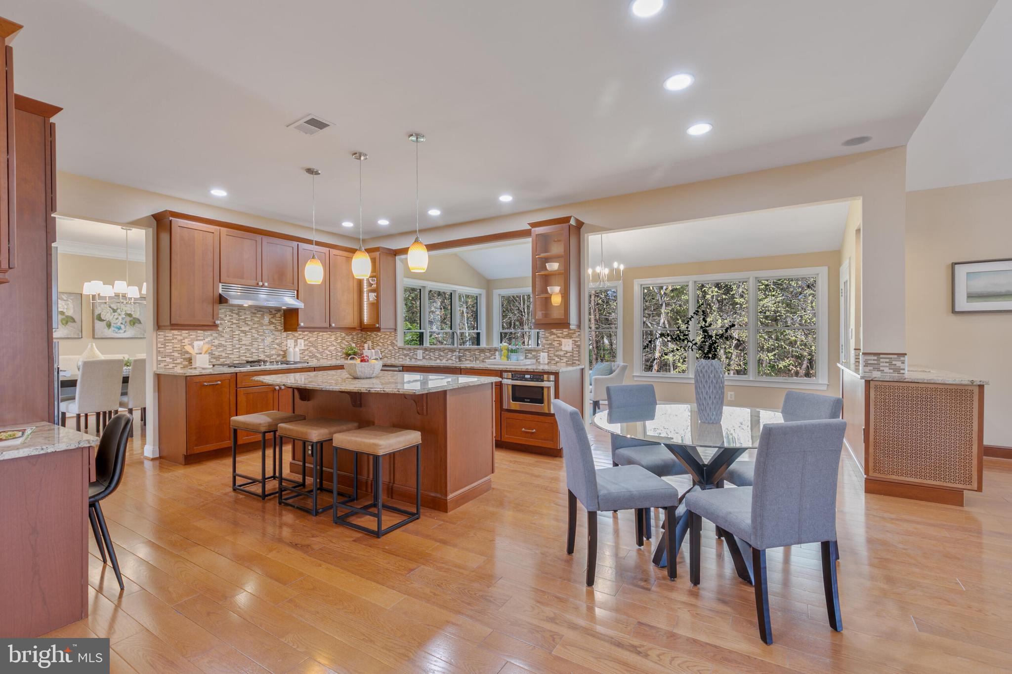 SOUTH RIDING - Residential